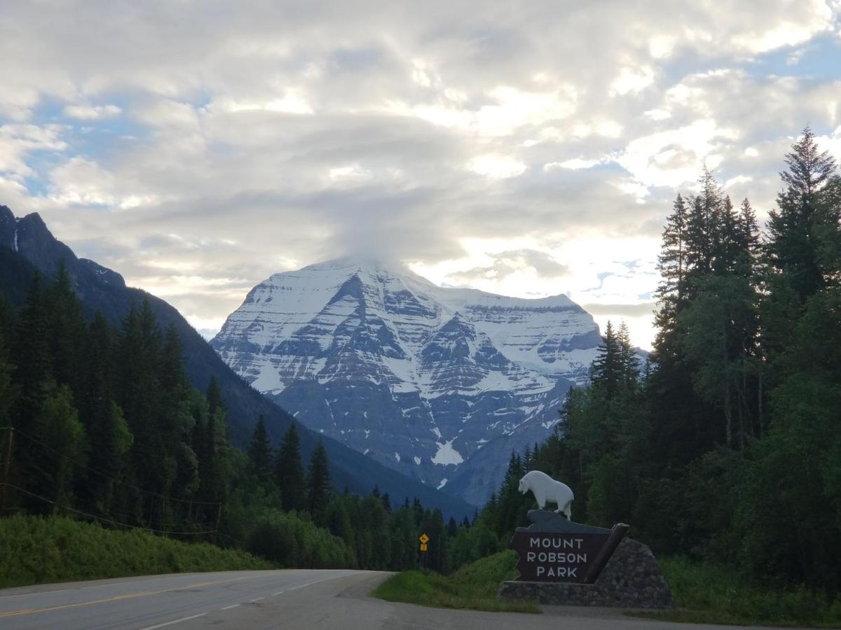 Rocky Inn Valemount Kültér fotó