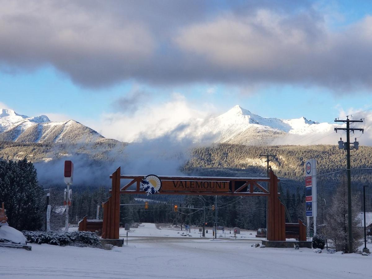 Rocky Inn Valemount Kültér fotó