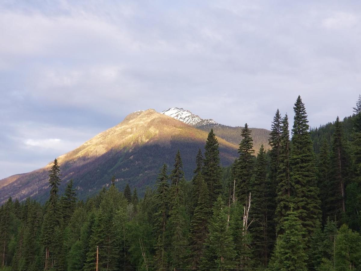 Rocky Inn Valemount Kültér fotó