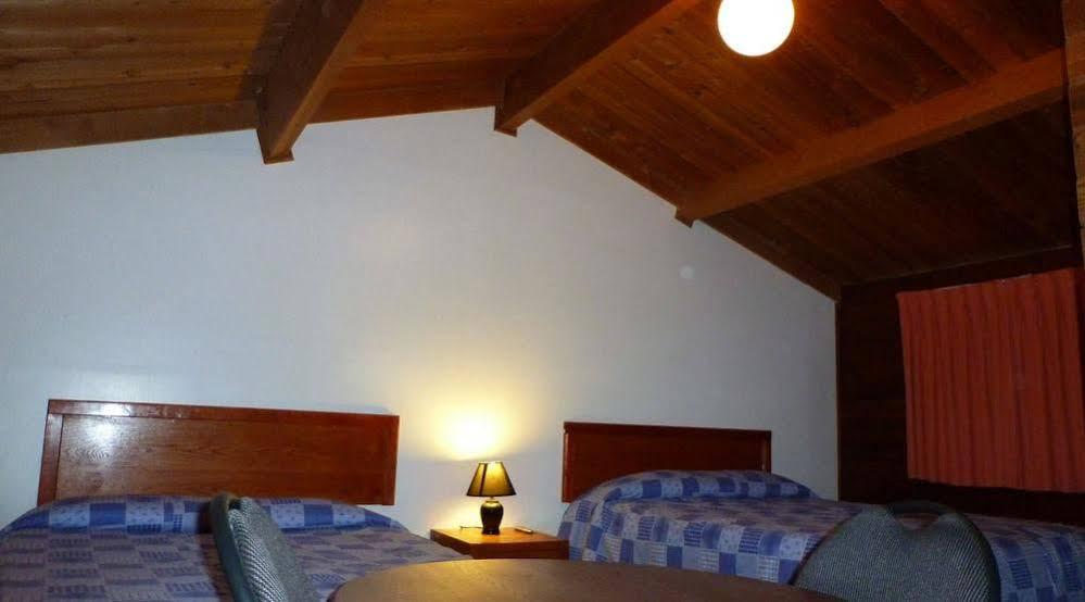 Rocky Inn Valemount Kültér fotó